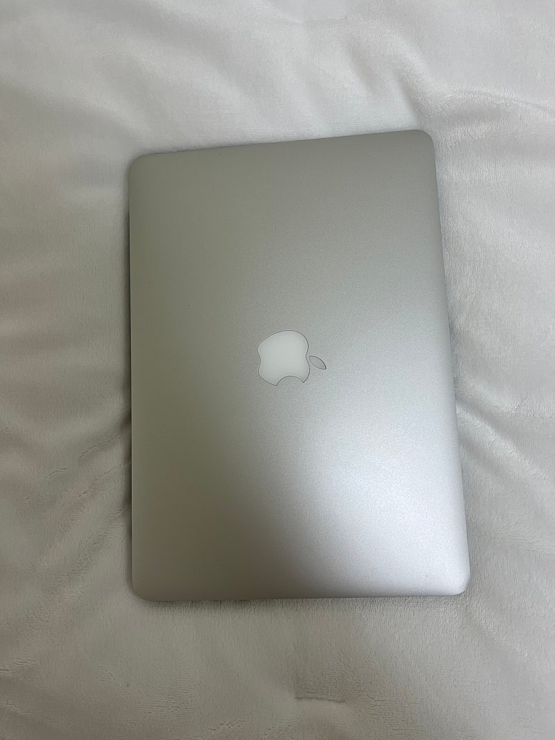 MacBook Pro Retina(2015) 13 인치 팝니다.