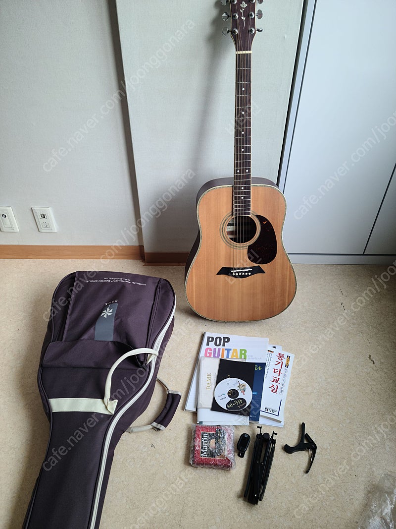 통기타(데임 릴리스70ns)--1