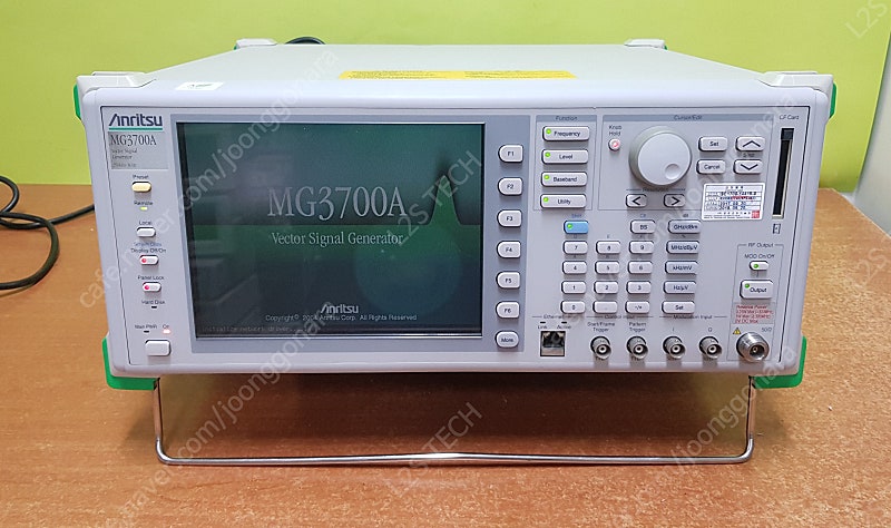 Anritsu MG3700A, 250 KHz to 3G...--0