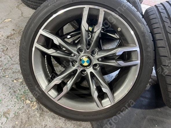 19년식 BMW 320d 18인치 휠타이어 저렴히 팝니...--3