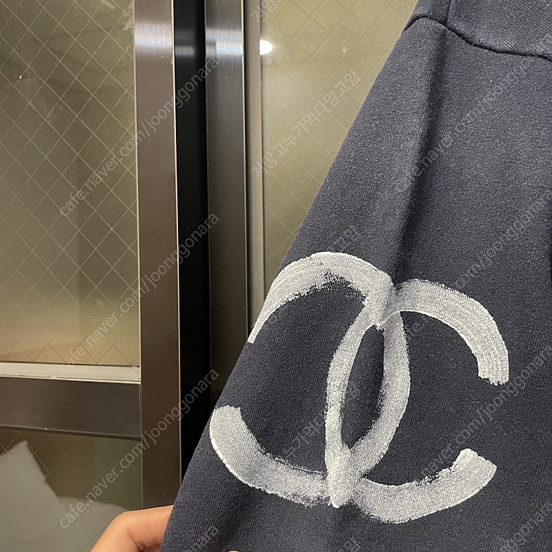 chanel 샤넬 페인팅 맨투맨 (100-105)--3