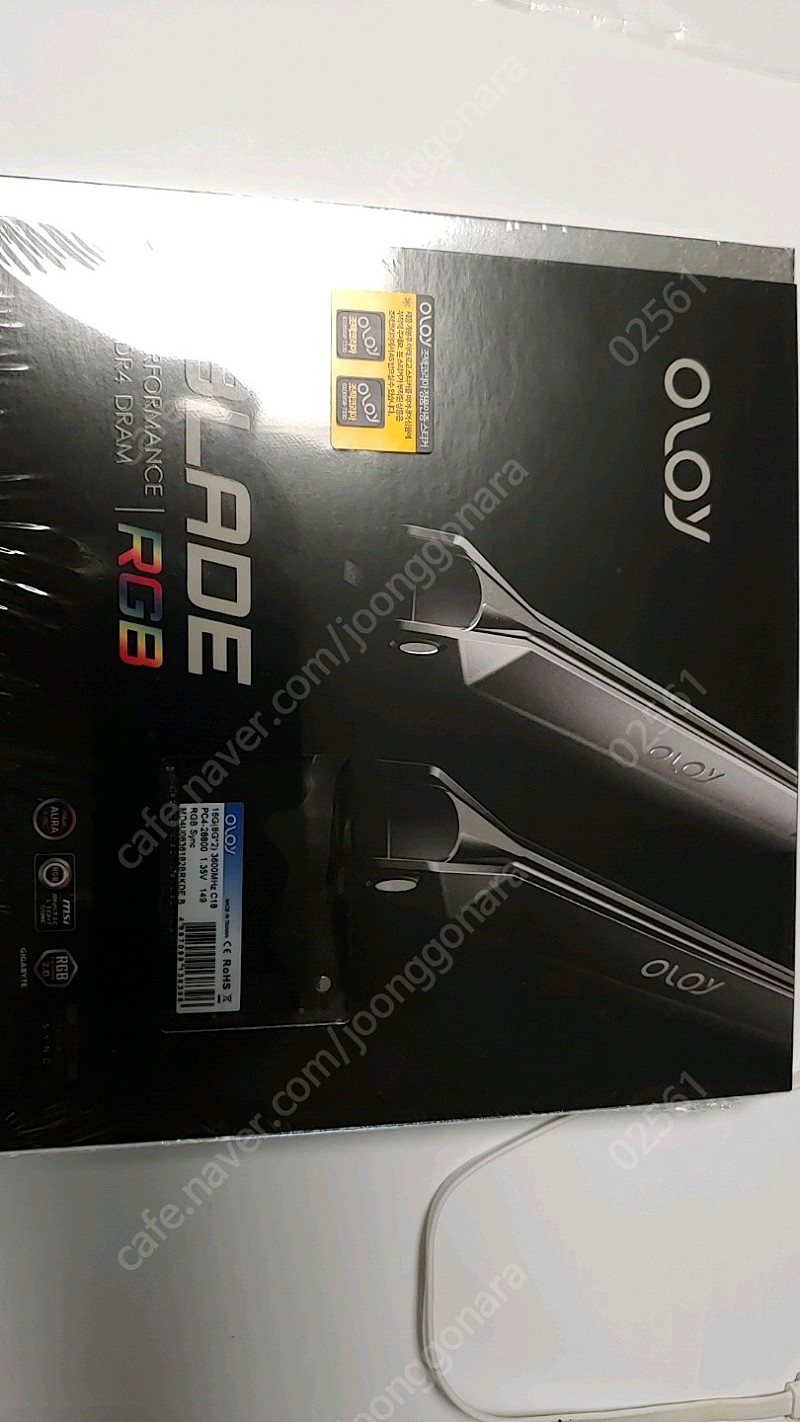 OLOy DDR4-3600 CL18 BLADE RGB Black 패키지 (16GB(8Gx2)) 미개봉 판매합니다.