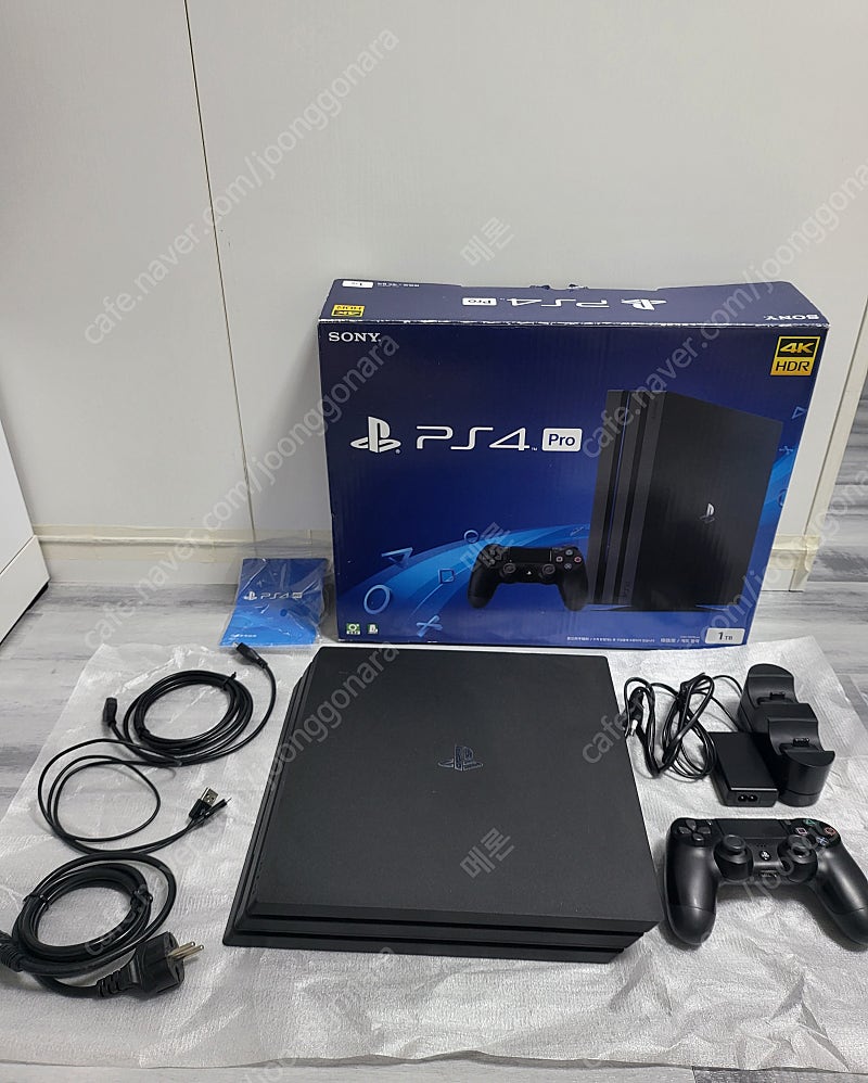 PS4 PRO (1TB 7017B) 팝니다.