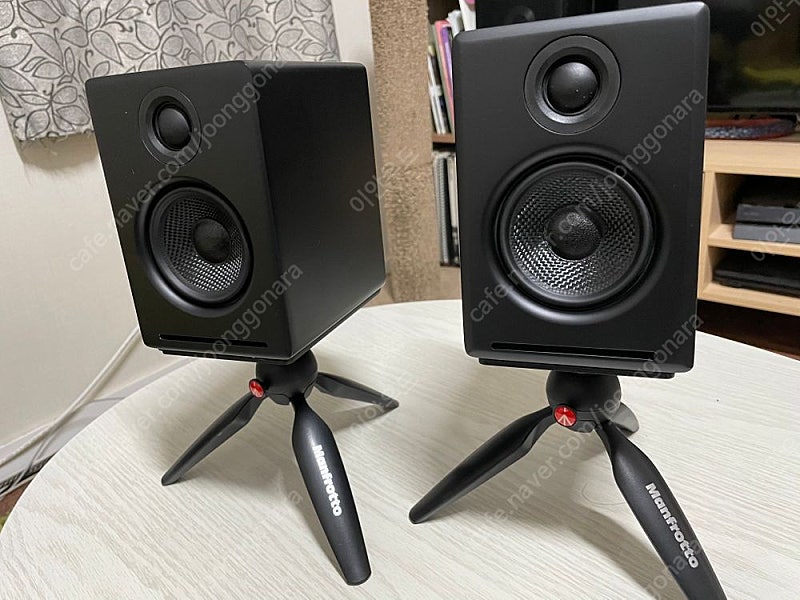 오디오엔진 A2+ WIRELESS 스피커 + 멘프로토삼각대 블랙으로 삽니다@@삽니다@@삽니다@@