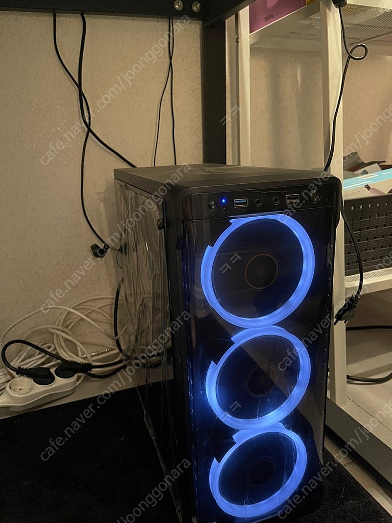 I5-9400f 본체 모니터 키보드 마우스 세트 팝니다 고성능