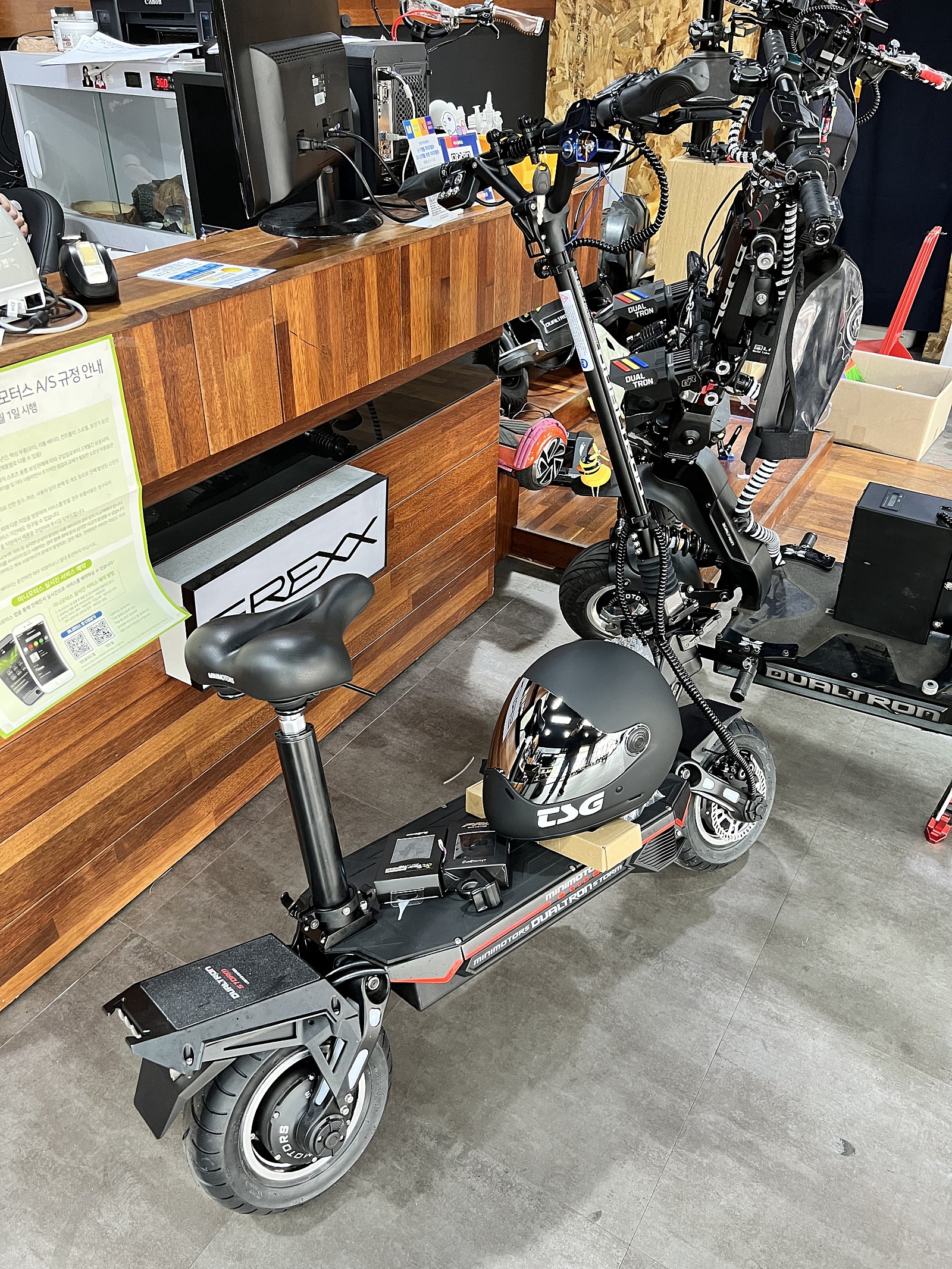 미니모터스 강남점에서 스톰 리미티드 출고했어요!! 예에에에에~~ : 네이버 블로그