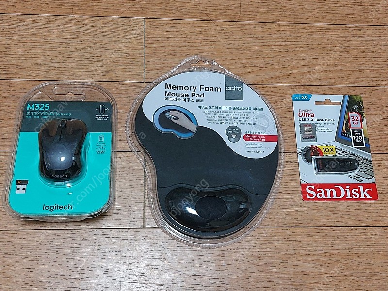 로지텍 무선마우스, 액토 마우스패드, 샌디스크 USB