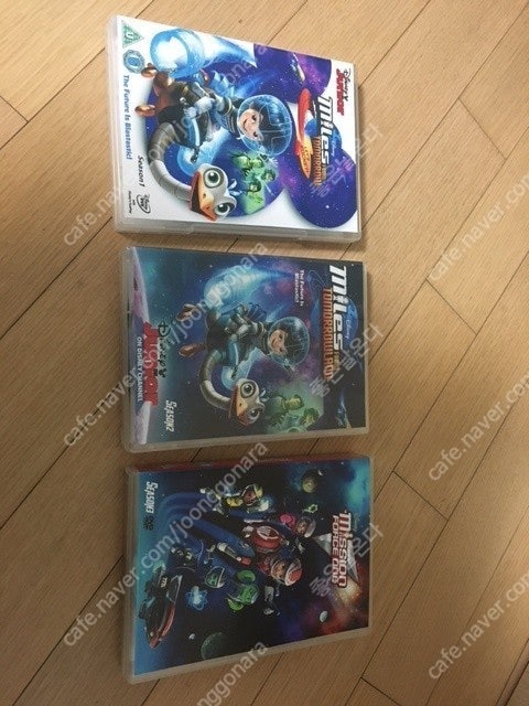 Miles From Tomorrowland 마일즈 프럼 투모로우랜드 시즌 1, 2, 3 ﻿영문판 DVD 팝니다.