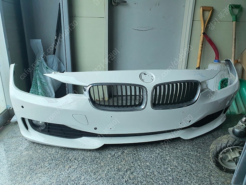 BMW 3시리즈 F30 순정 앞범퍼 판매 합니다 (그릴+안개등 포함) 알파인화이트