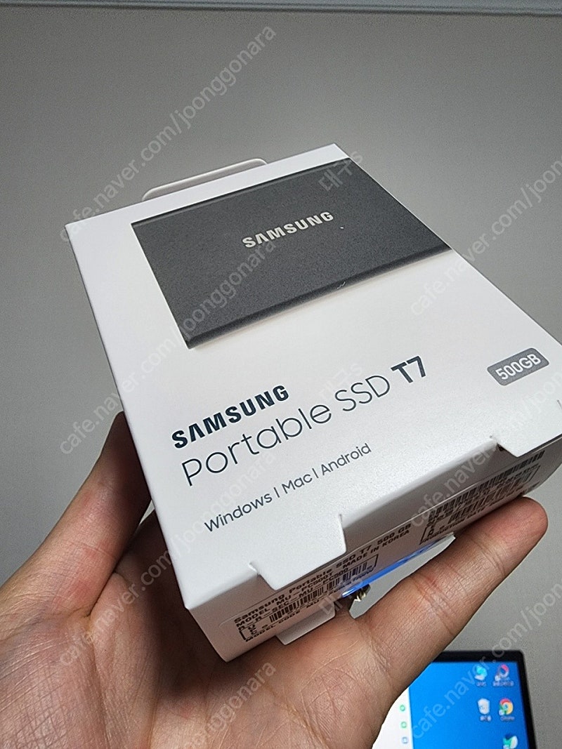 삼성 휴대용 SSD 저장장치 500GB 팝니다.
