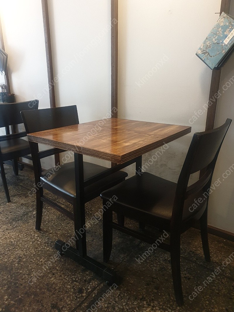 [서울 성수동] 식당,카페 테이블 2인석 4개 / 4인석 3개 각각 2만원 /1년 사용