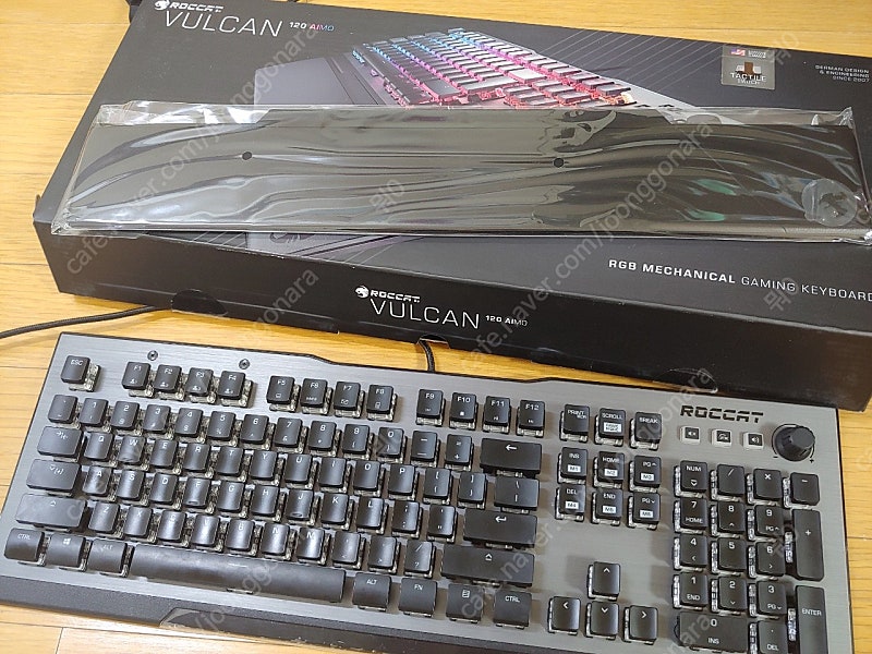 ROCCAT VULCAN AIMO 120 로캣 키보드 불칸 아이모 120 갈축 팝니다.