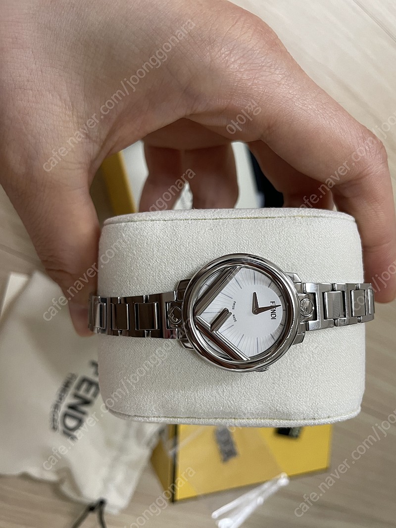 펜디 런어웨이 여성 시계 F711024000