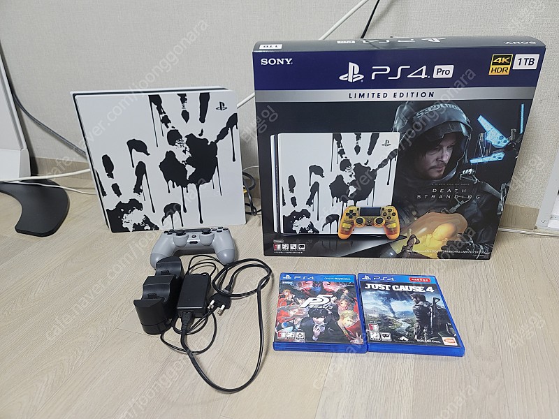 ps4 pro 데스스트렌딩 에디션 팝니다