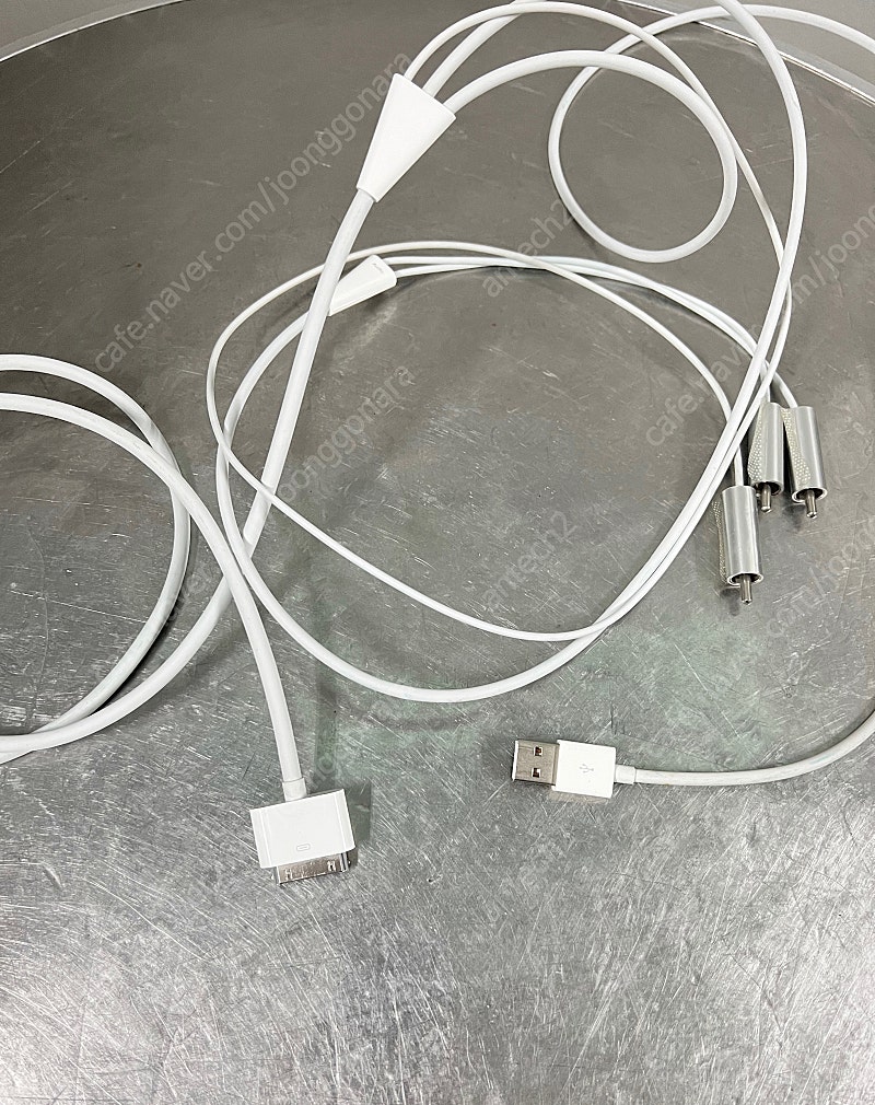 애플 정품 30핀 USB 2.0 Dock 커넥터 TV RCA 케이블