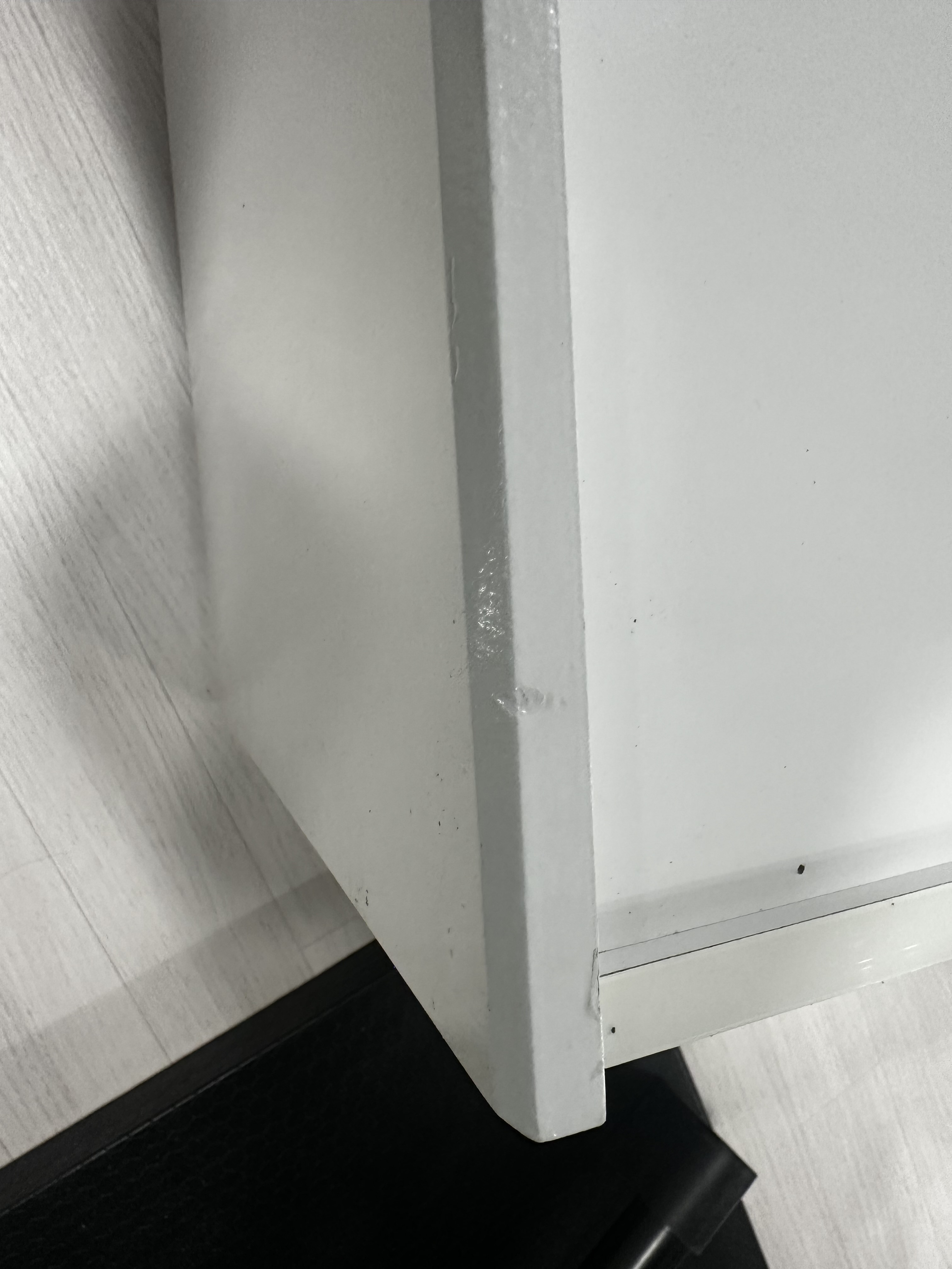 배송빠르게 왔는데 물건이 좀 하자가있네요 안보이는쪽으로 구매후기 사진 1