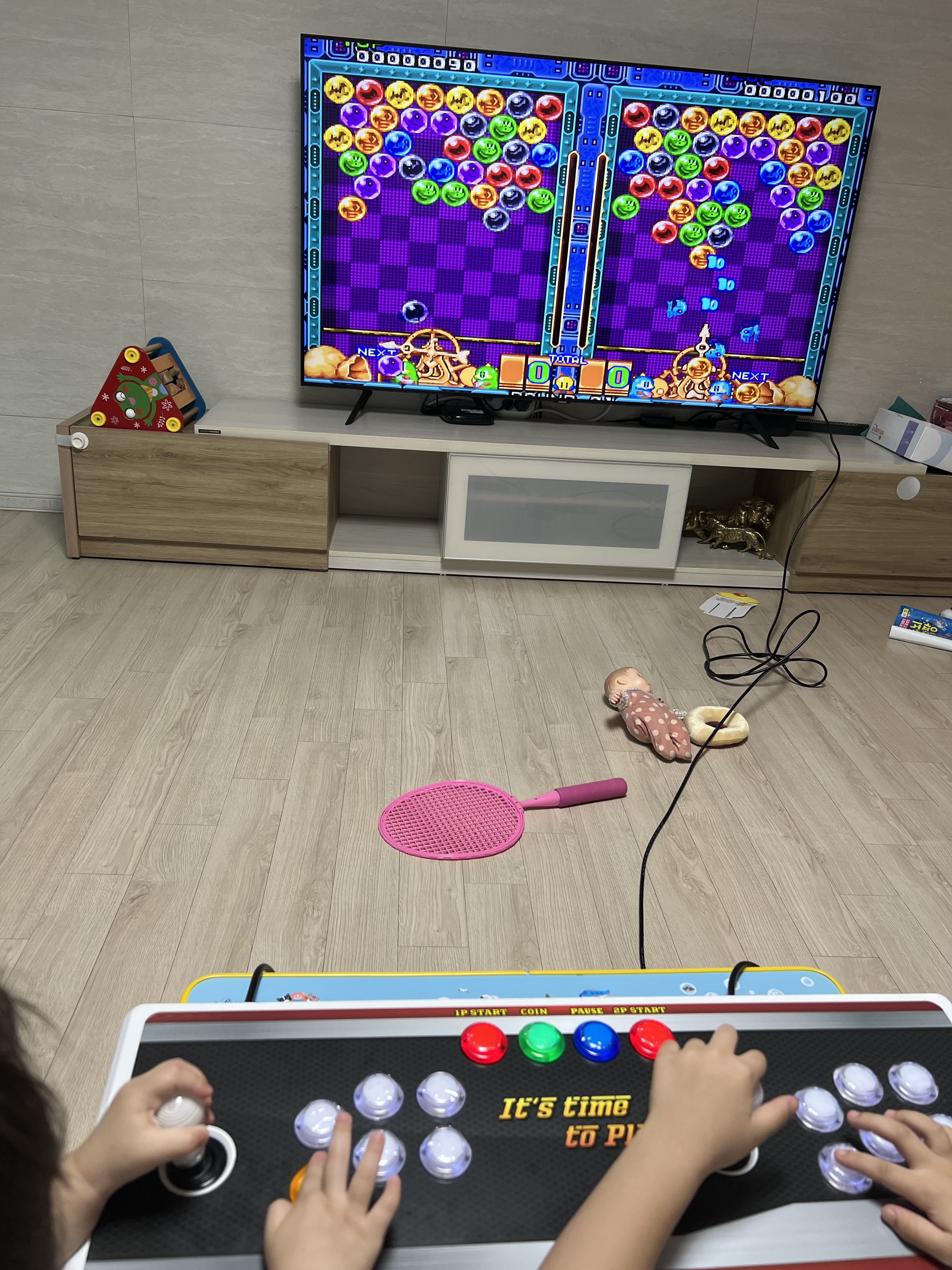 복잡하지 않고 너무 재밌어요. 추억도 느끼고 너무 좋네 구매후기 사진 1