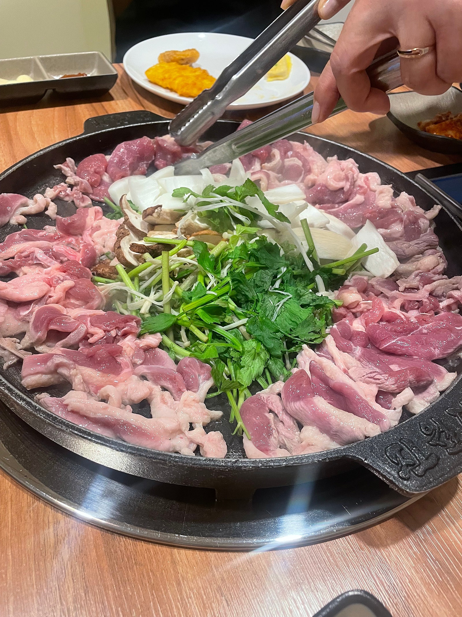 alt=진월정 오리고기